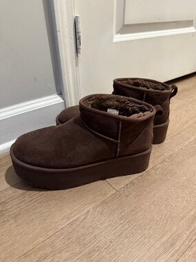 UGG Ultra Mini Platform Boot